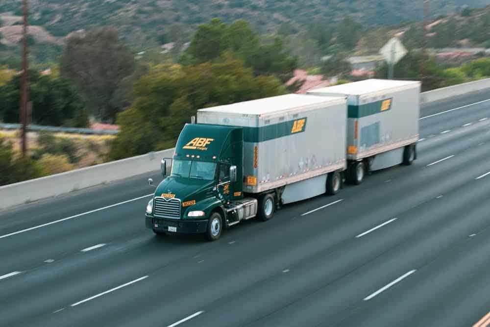 <strong></noscript>College Park, GA – Tractor-Trailer Crash on I-285 Near Riverdale Rd </strong>