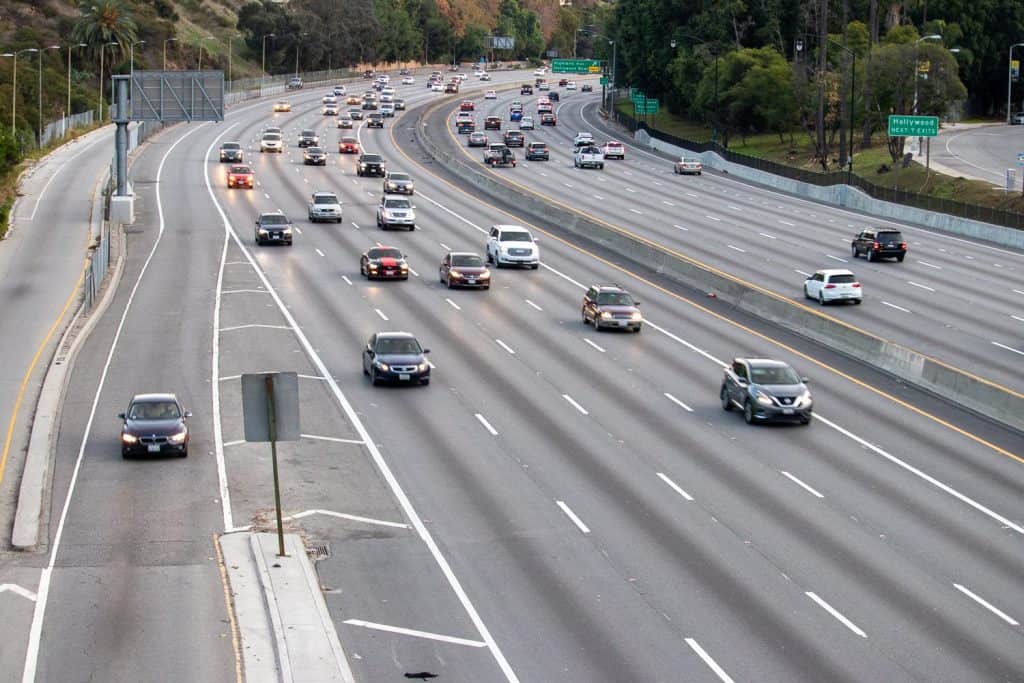 <strong></noscript>Canton, GA – Vehicles Off Road Following Collision in NB Lanes of I-575</strong>