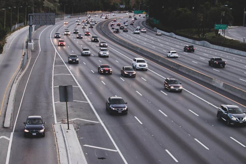 Duluth, GA – Injuries Reported in Car Wreck on I-85 Near Pleasant Hill Rd