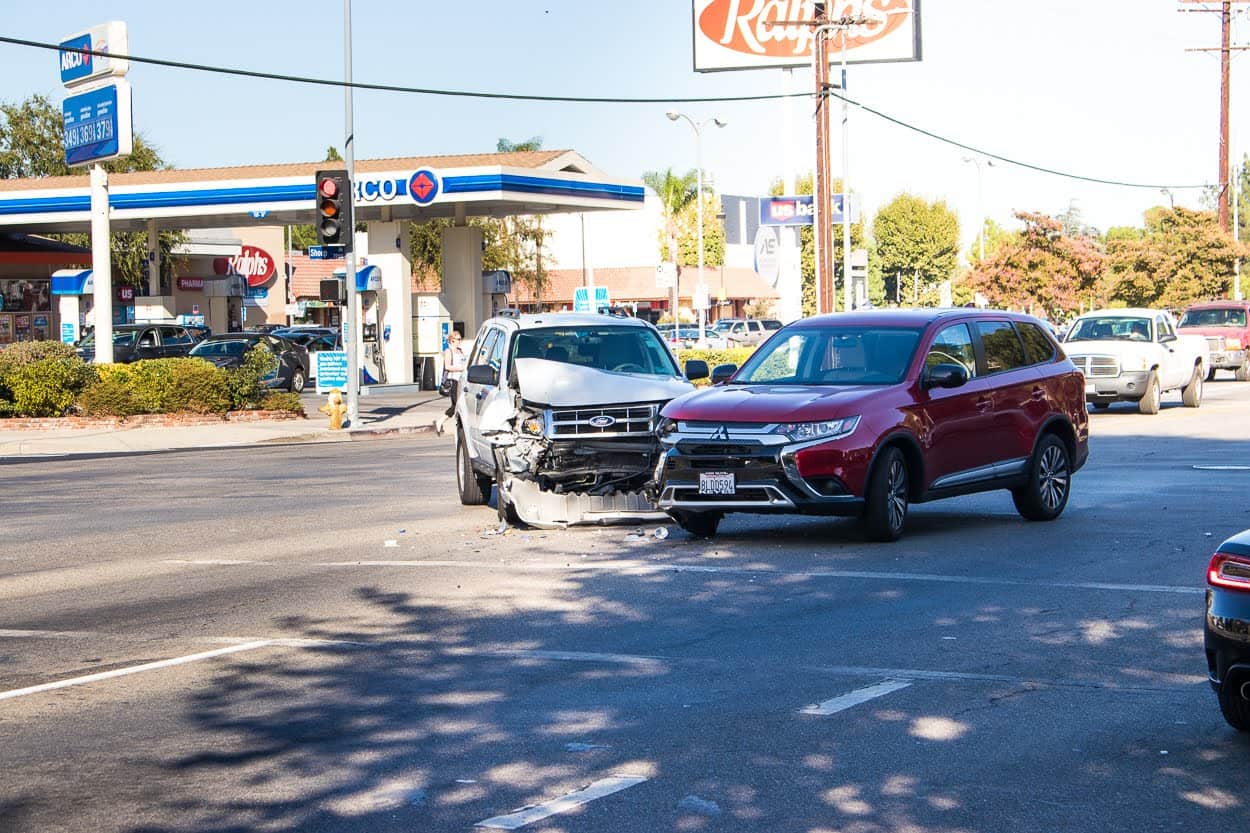 2/27 Macon, GA – Rollover Crash with Injuries at Gray Hwy & Shurling Dr