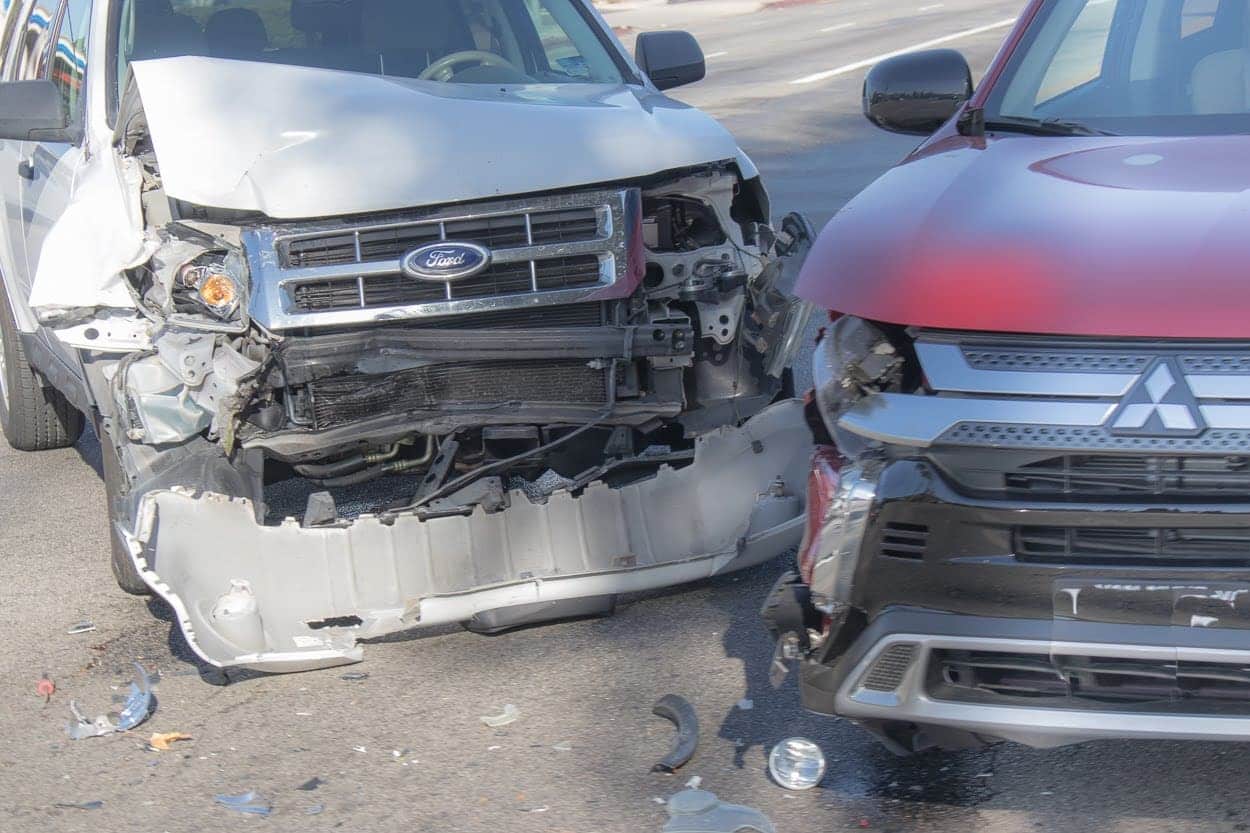 3/14 Marietta, GA – Serious Car Crash at Roswell Rd & Robinson Rd Intersection